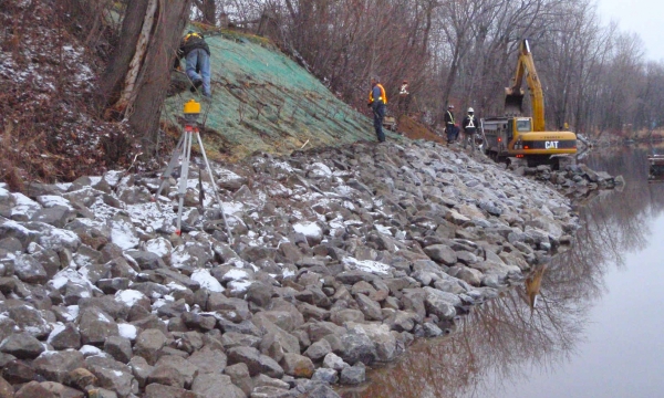 Stabilisation de berges à l’aide de techniques du génie végétal et génie civil | Rivière Saint-Mauricie