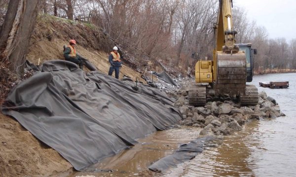 Stabilisation de berges à l’aide de techniques du génie végétal et génie civil | Rivière Saint-Mauricie